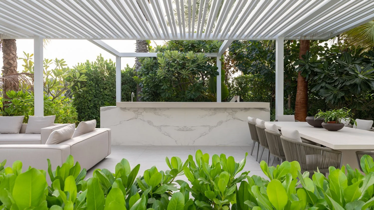 Tips To Hire The Right Designer For A Truly High-End Outdoor Kitchen